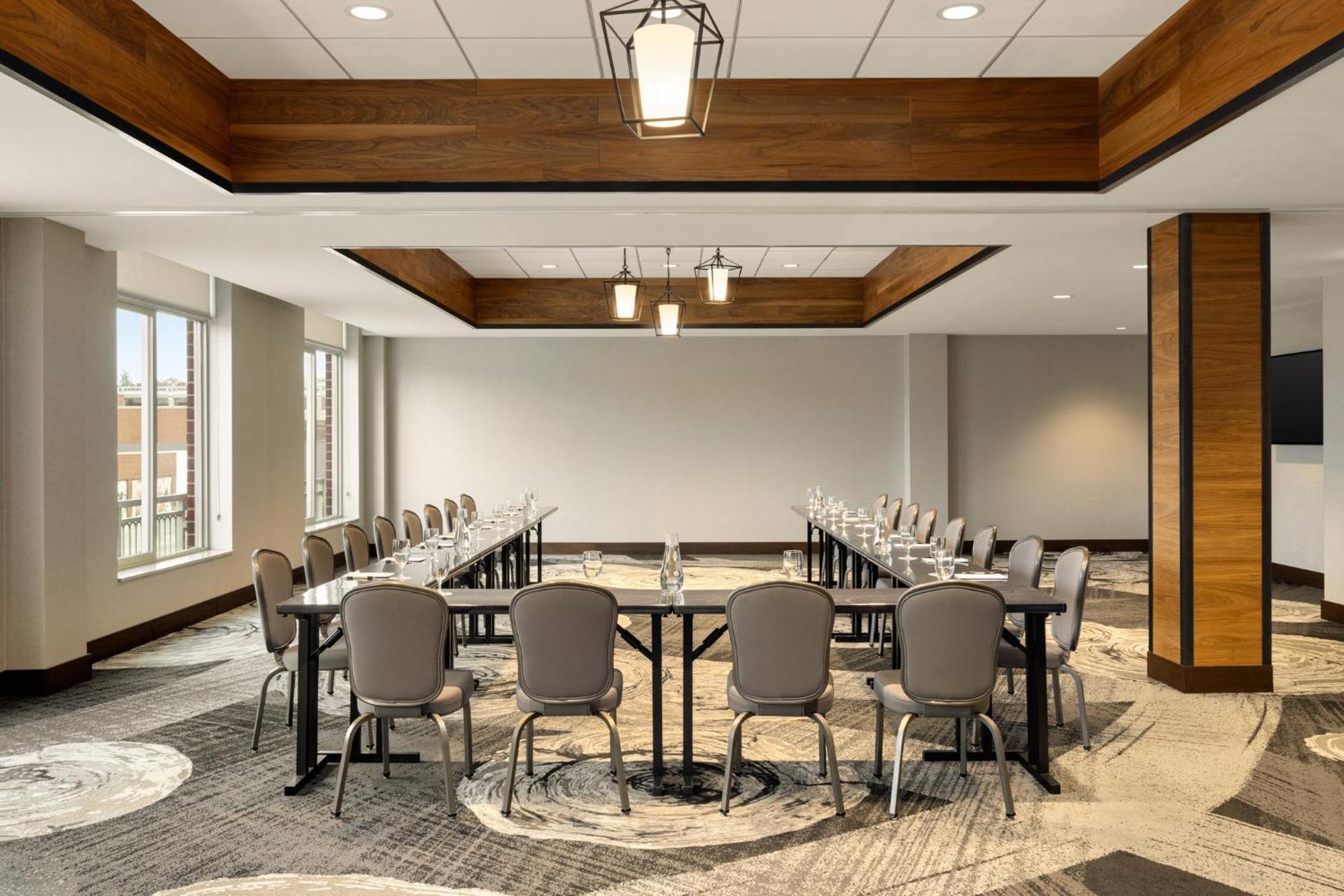 Hotel Indigo Naperville Riverwalk By Ihg Exteriör bild