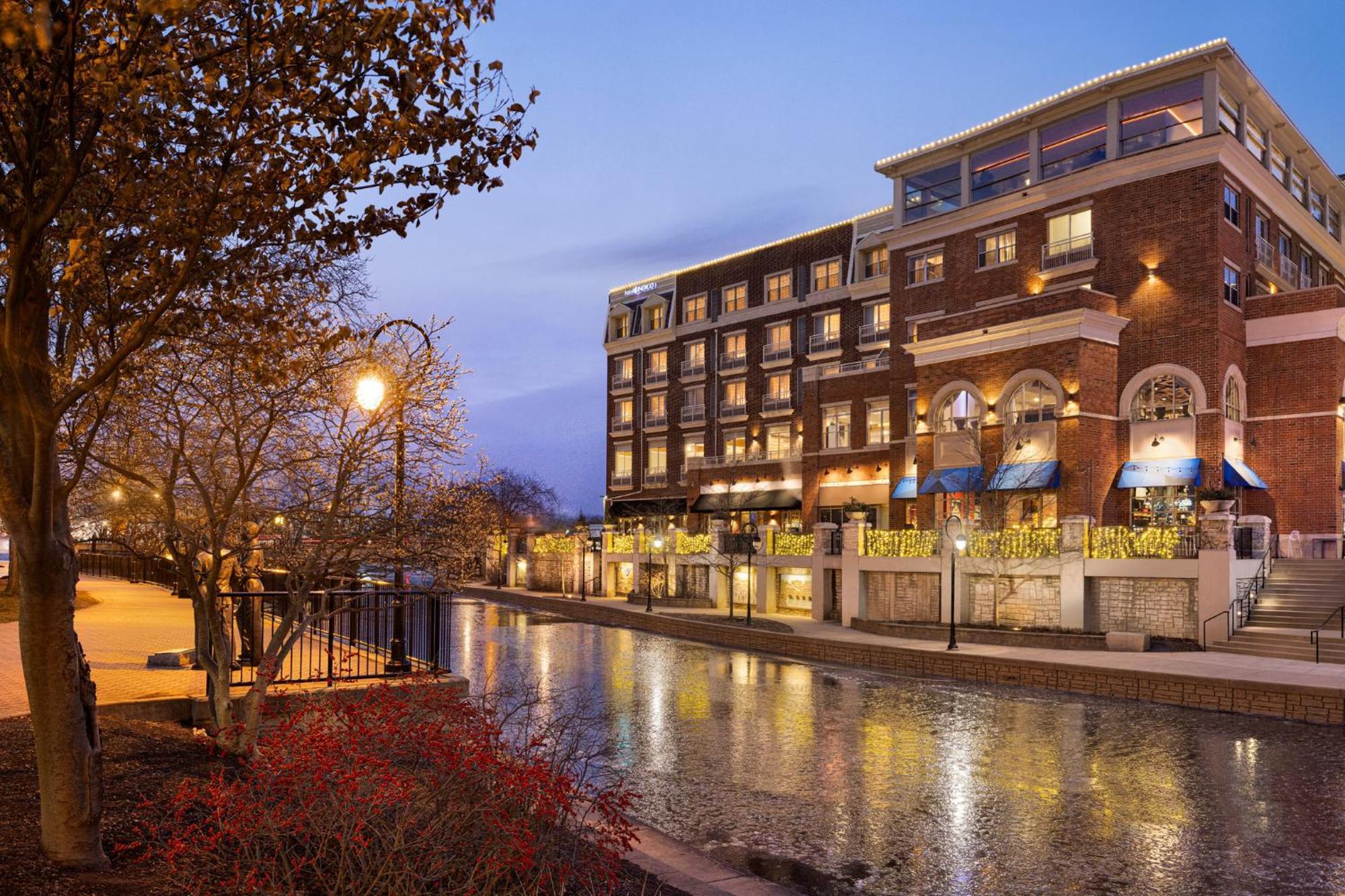 Hotel Indigo Naperville Riverwalk By Ihg Exteriör bild